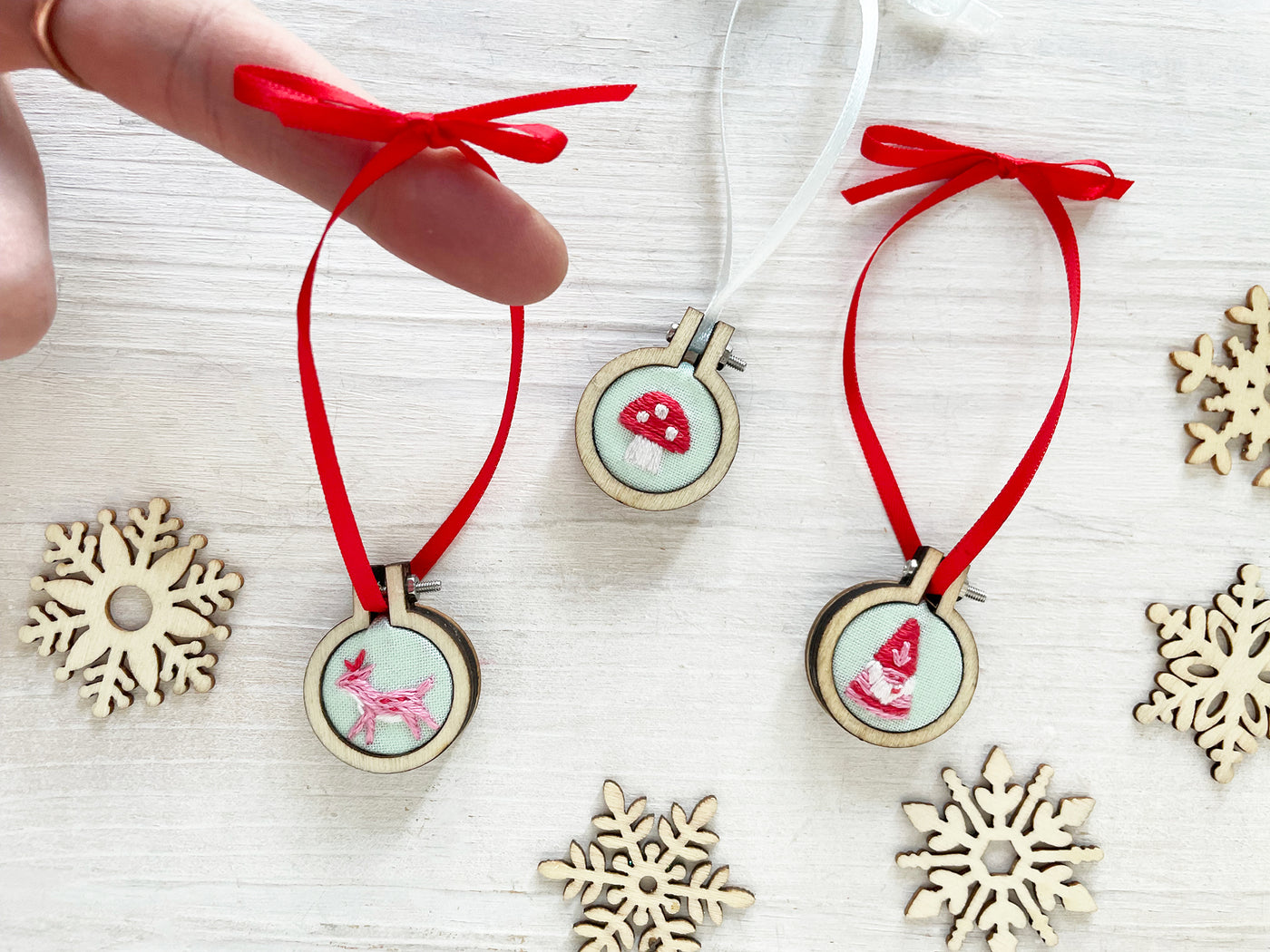 Christmas Kitsch Mini Hand Embroidery Hoop Kit