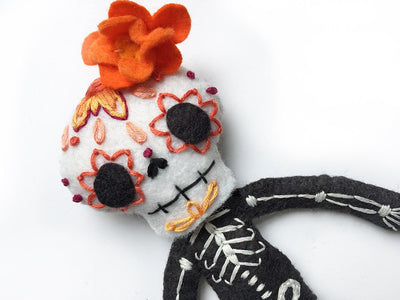 Day of the Dead Plush Sewing Pattern for Felt Calaveras Skeleton dolls, Dia de los Muertos