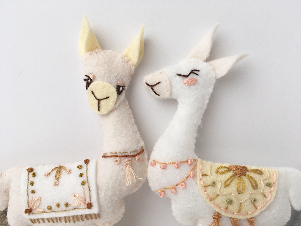 Llamas Felt Craft Kit