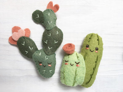 Felt Cactus Friends sewing pattern, mini succulents for Desert Decor