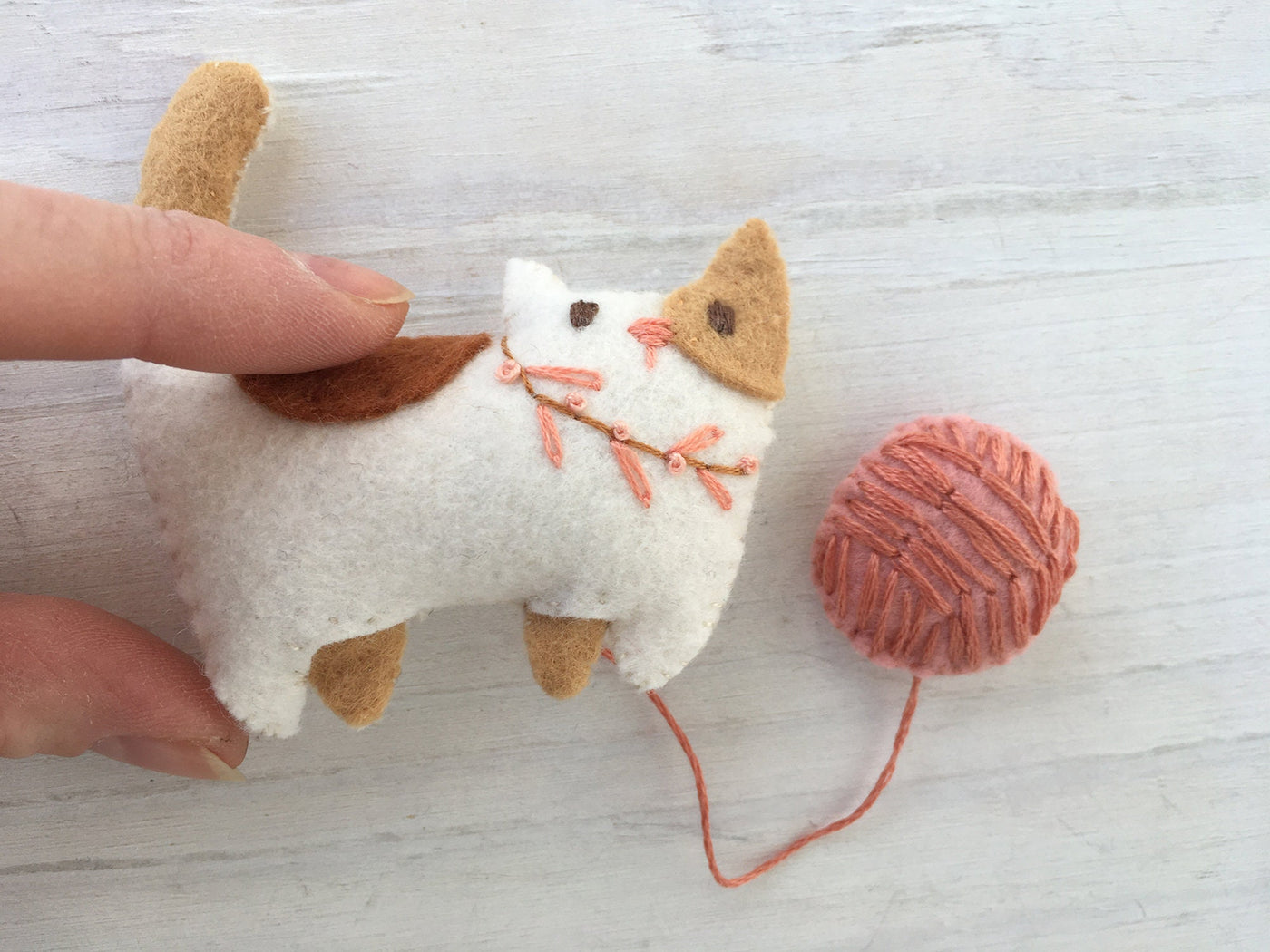 Fat Kitty Cats Felt Animals sewing pattern